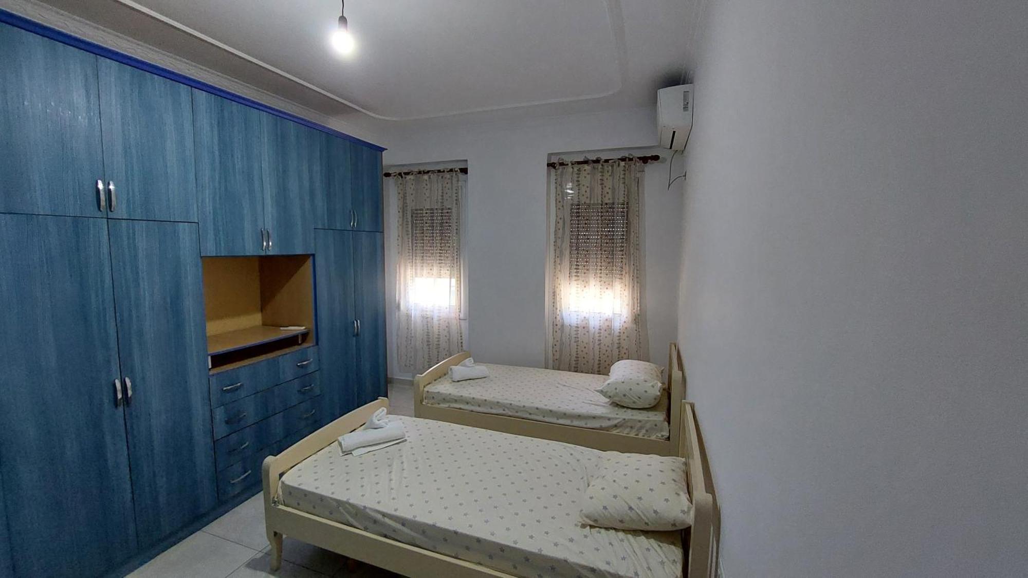 Eri Vlore, Lungomare Appartement